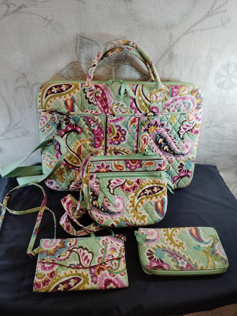 Vera Bradley 4pc Mint Green& Pink Paisley Quilted Set - Picture 2 of 6